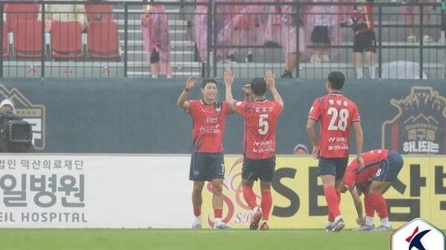 K리그1 김천, 울산 3-0 꺾고 3연승…대전은 포항 3-1 제압