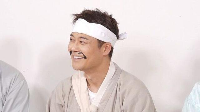'48세 미혼' 전현무 