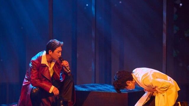 [N플러스] 뮤지컬 '쉐도우', 비극의 역사에 기타를 쥐여주다