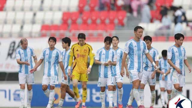 울산, 김천에 0-3 완패…10년 만에 파이널 B 추락