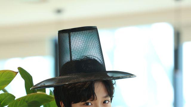 [한복인터뷰] ‘폭싹’ 울린 이천무 “박보검 선배처럼 되고 싶어요” 보름달 보다 밝은 장래 [IS한가위]