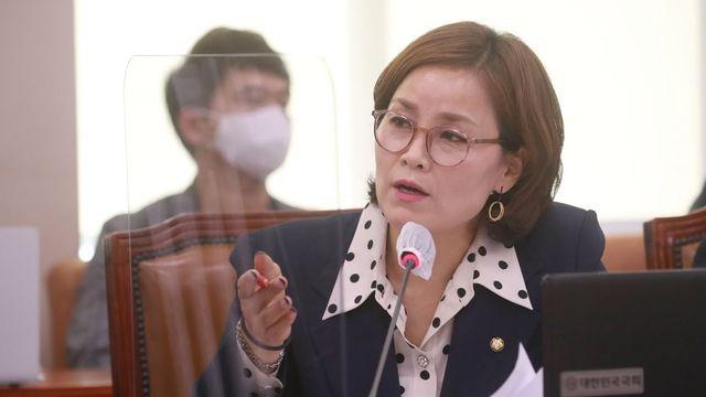 與임오경 
