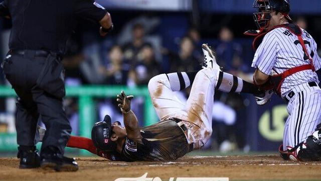 KBO 수비상 받기 '빡시네'… 투수 견제구·야수 기록 없는 실책까지 평가