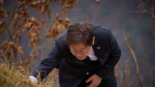 李대통령, 부모 선영 참배…