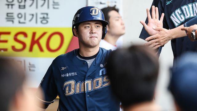 NC 김형준, 삼성 후라도 상대 5회 솔로포… WC 통산 최다 홈런 신기록