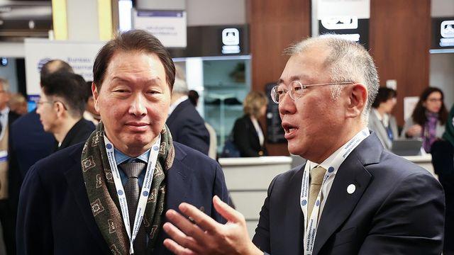 APEC 행사일에 의장더러 국감 오라니…기업인 200명 줄집합하나