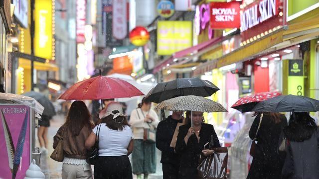 [내일 날씨] 전국 흐리고 곳곳 빗방울...낮 최고 27도