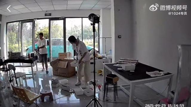 저절로 주행한 샤오미 EV 논란…원인은 아이폰 때문?