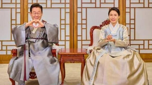 [속보] 李대통령 “간·쓸개 다 내주고 국민에 보탬되면 무엇이든 하겠다”