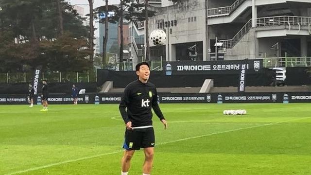 ‘손흥민에게 질 수 없다’ 이강인 김민재 총출동한 특급 팬서비스, 빗속에서 2시간 꽉 채웠다 [홍명보호 현장]