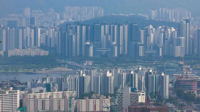 규제 3연타에…쪼그라든 가계[대출 더 조인다①]