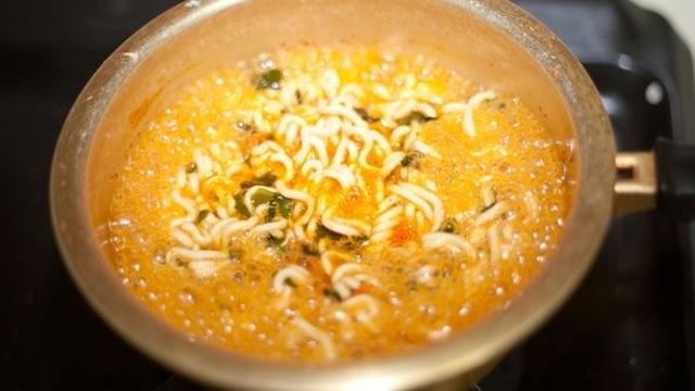 연휴 막바지에 생각 나는 라면, '이 방법'으로 만들면 속이 확 풀립니다