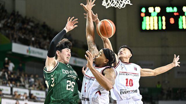 '해결사 알바노' 앞세운 DB, 75-69로 정관장 꺾고 안방 첫 승
