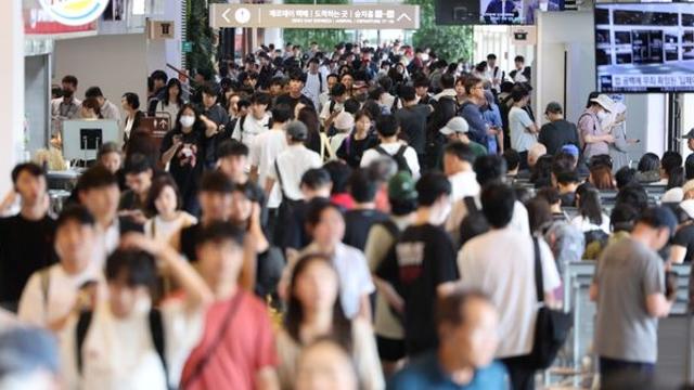 올해 추석 연휴, 절반만 고향으로…나머지 반쪽은 '이곳'으로 향했다