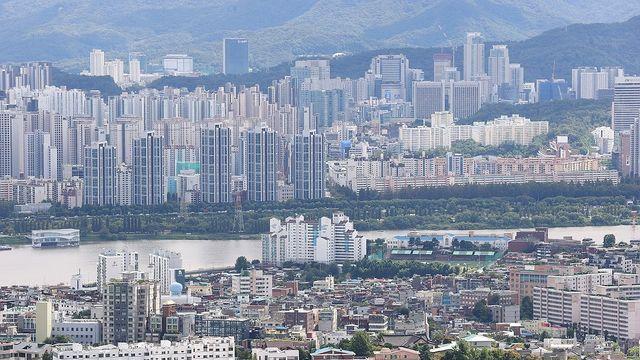 집값 양극화…수도권-지방 아파트값 차이 17년 만에 최대