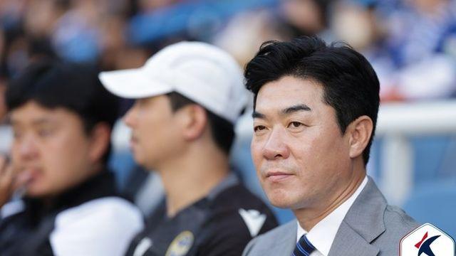 [K리그2 기자회견] “말하기 조심스럽다”…‘승점 차이 유지’에도 인천 윤정환 감독은 ‘신중’