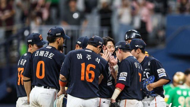 정규시즌 2위 한화, 연천 미라클·상무와 연습 경기… 플레이오프 대비 시동