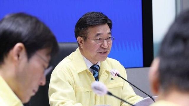 윤호중, 국정자원 찾아 