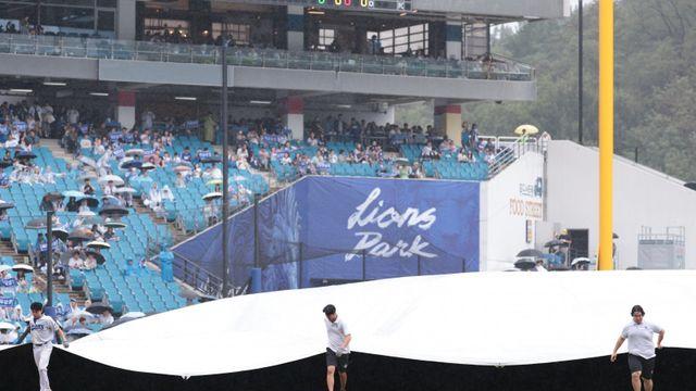 가을비 영향권 든 2026 포스트시즌…삼성, 우천 변수 딛고 40년 악연 청산 [PS 리포트]