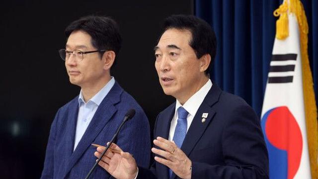 與박수현 