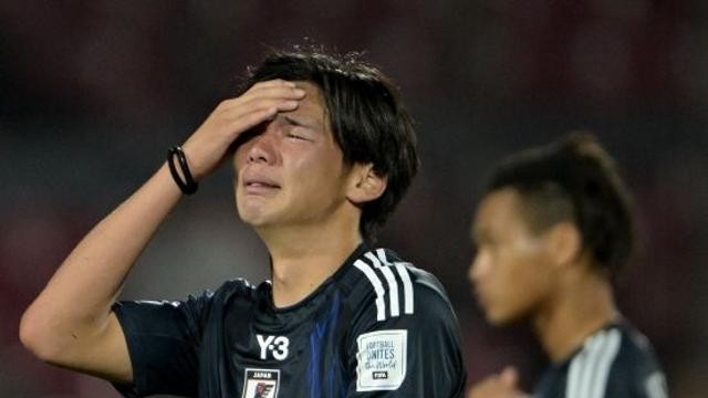 '충격패' 日 축구, 그라운드 쓰러져 펑펑 울었다!…16강서 프랑스에 0-1 패배→