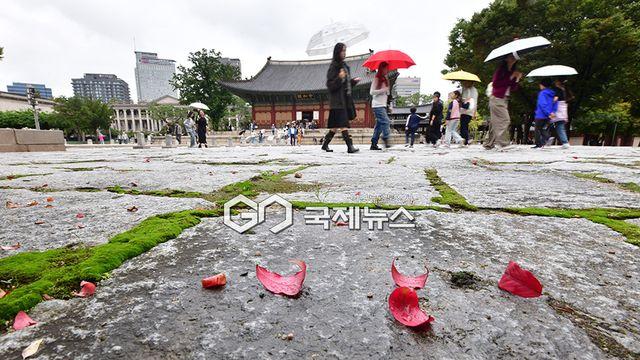 '일교차 큰 가을날씨' 20~25도 기온별 옷차림 뭐가 좋을까