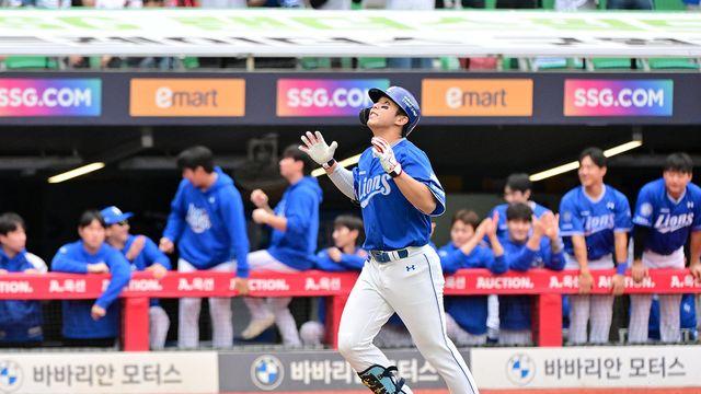 '김영웅도 터졌다!' 삼성, 홈런 2방으로 3-0 리드…SSG 화이트 3초 강판 수모 [준PO1]