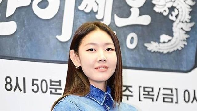 한혜진, 4세 연하 배우와 핑크빛 만남…‘절친’ 이시언 오작교