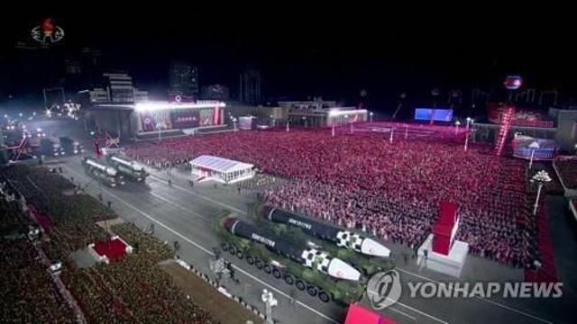 북, 심야 열병식 진행…중·러와 연대 다지며 반미 무력시위