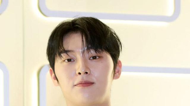 어린이 위협 시구 최현욱 