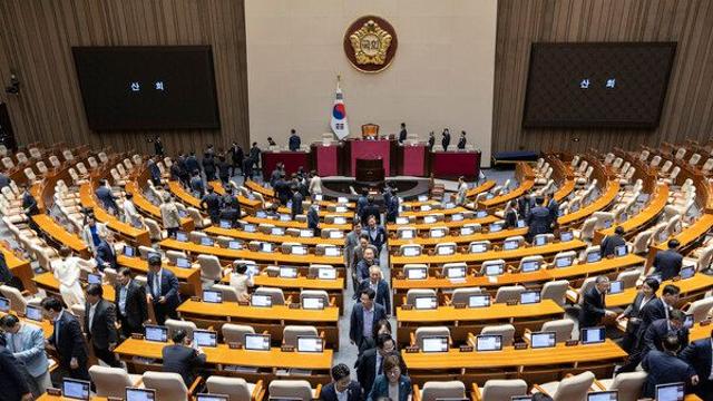 [이슈] 李정부 첫 국감도 '필버' 악재…與 이례적 국감 중 본회의·野 최대 '70박71일' 전쟁 예고