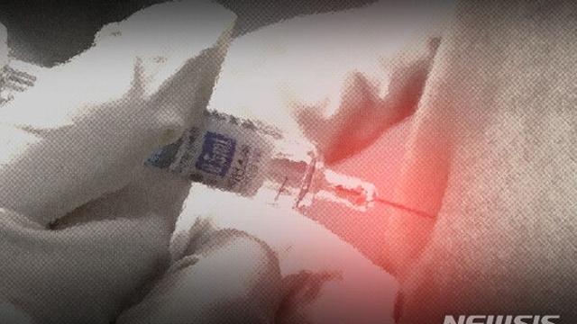 팔에서 주삿바늘 뽑더니 의료진 눈에 'HIV 혈액' 뿌린 美 남성 '충격'