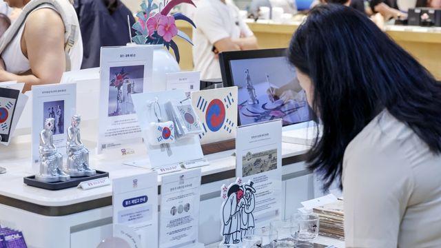 불티나게 팔린다더니…'뮷즈' 올해 매출 역대 최고치 300억원 돌파 전망