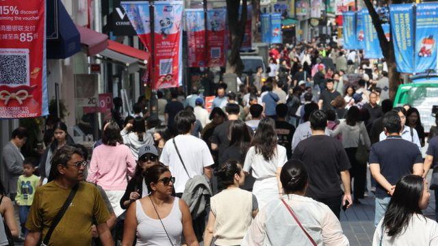 중국인 무비자 정책, 유통업계 실적 반등 '트리거' 될까