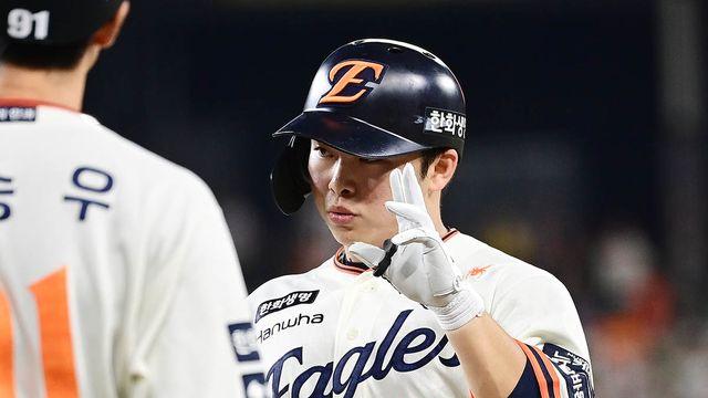 내야수였는데 외야수 GG 후보에 올랐다…스스로 잡은 기회, 문현빈이 만든 '대반전'