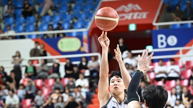 허웅, 24득점·5어시스트 맹활약...KCC, 현대모비스 18점 차 대파