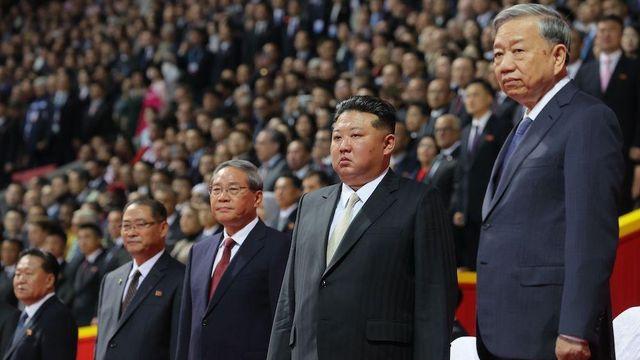 북한, 열병식서 신형 ICBM 추정 '화성-20형' 공개