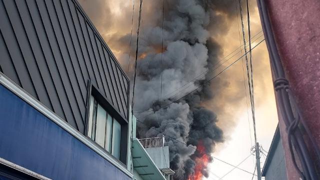 고창 아산면 주류 창고 화재...복분자주 1000병 불타