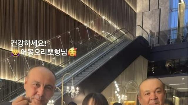 어몽·오리뽀 진짜 왔다…곽튜브 결혼식서 해맑은 '하트'[엑's 이슈]