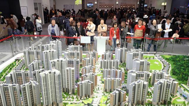 '신분' 돼버린 강남 아파트…보행로·초교 놓고 단지 간 쟁탈전
