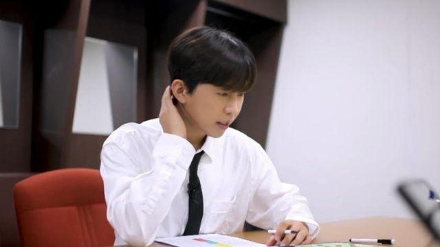 ‘감독’ 임영웅, 박지성X히딩크 세리머니 준비까지…첫 전술회의 포착 (‘뭉찬4’)