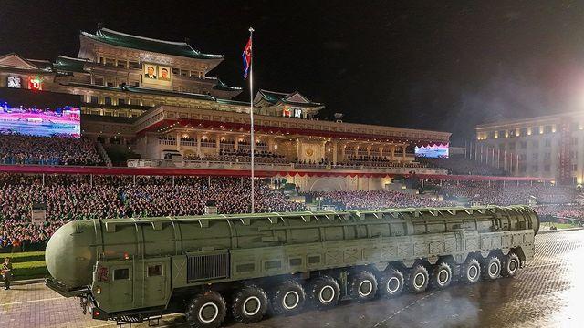 북, 열병식서 미사일 능력 과시…새 ICBM 화성-20형 첫 공개(종합)