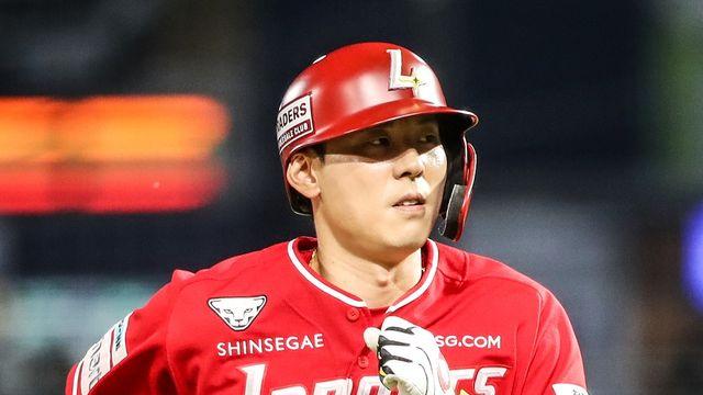 SSG 이숭용 감독이 기대했던 김성욱, 9회말 끝내기 홈런 활약