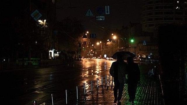 러, 우크라 전력망 공격에 키이우 대규모 정전…일부 복구