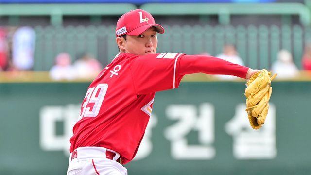 '무사사구 KKKKKKK' 김건우, PS 데뷔전 신기록 세웠는데…3⅓이닝 2실점 강판+최고구속 149km/h [준PO2]
