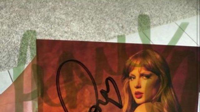 테일러 스위프트 공홈에서 한정수량 판매했던 싸인 CD 근황