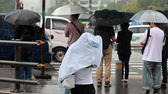 출근길 우산 챙기세요…전국 대부분 지역 가을비