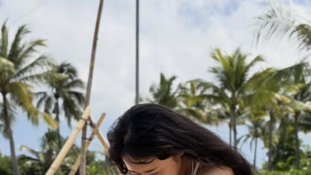 허가윤, 발리의 ‘모아나’로 변신…구릿빛 여신 미소 ‘눈부셔’ [AI 포토컷]