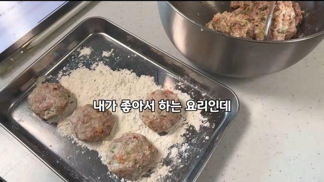 남편을 위해 요리하는 여자 인스타 댓글창 난리 난이유.jpg