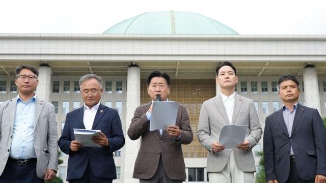 제주4·3유족·정치권 